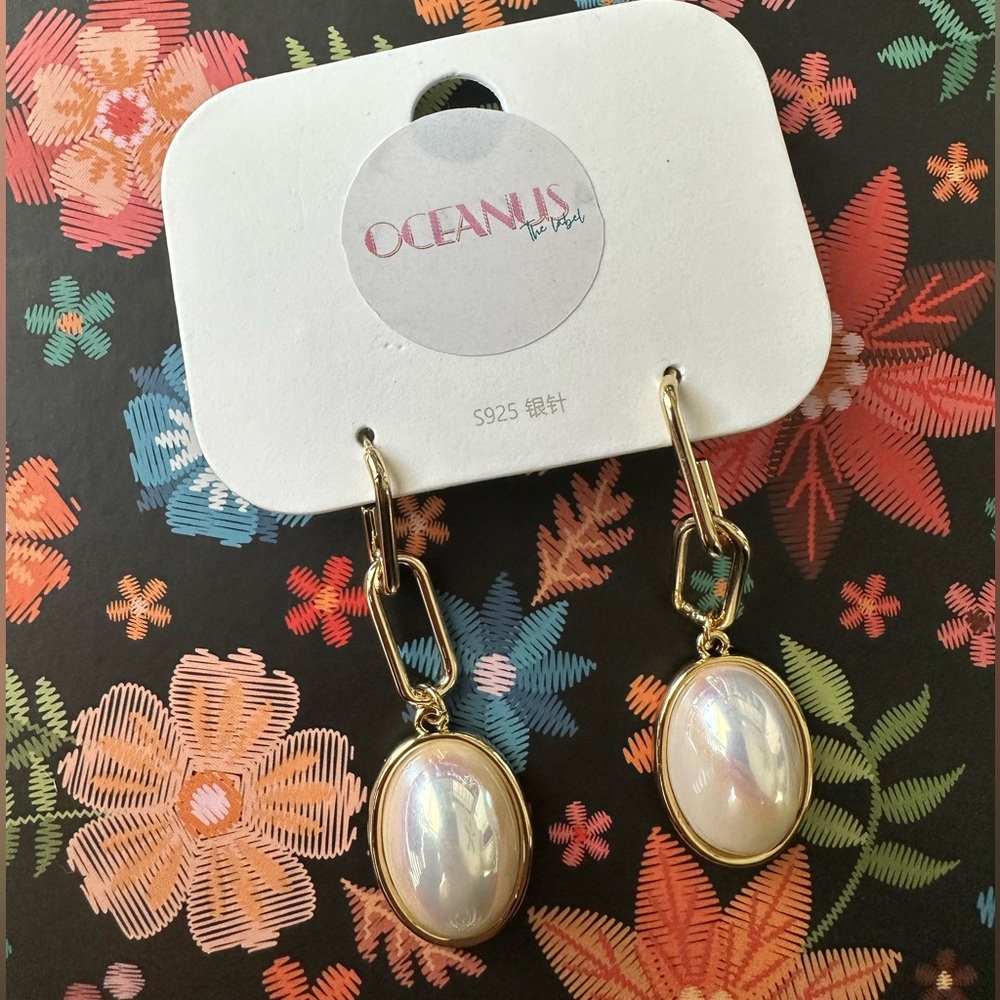 Oceanus gold-tone pearl drop earrings NWT